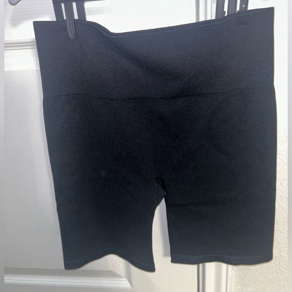 New Balance Workout Set - Picture 5 of 8